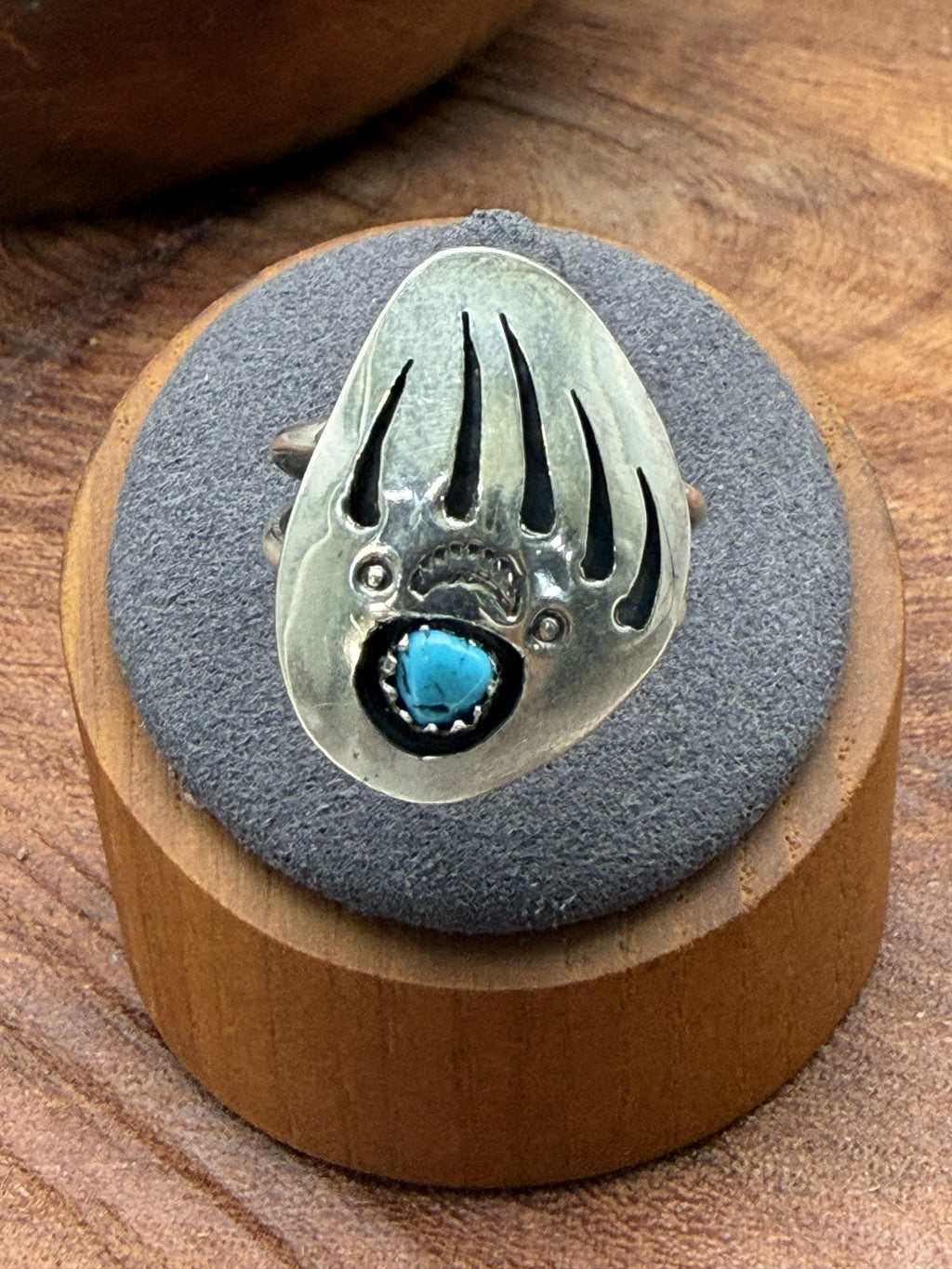 *Native American Made*  Navajo Brenda Boyd:  Bear Claw Ring
