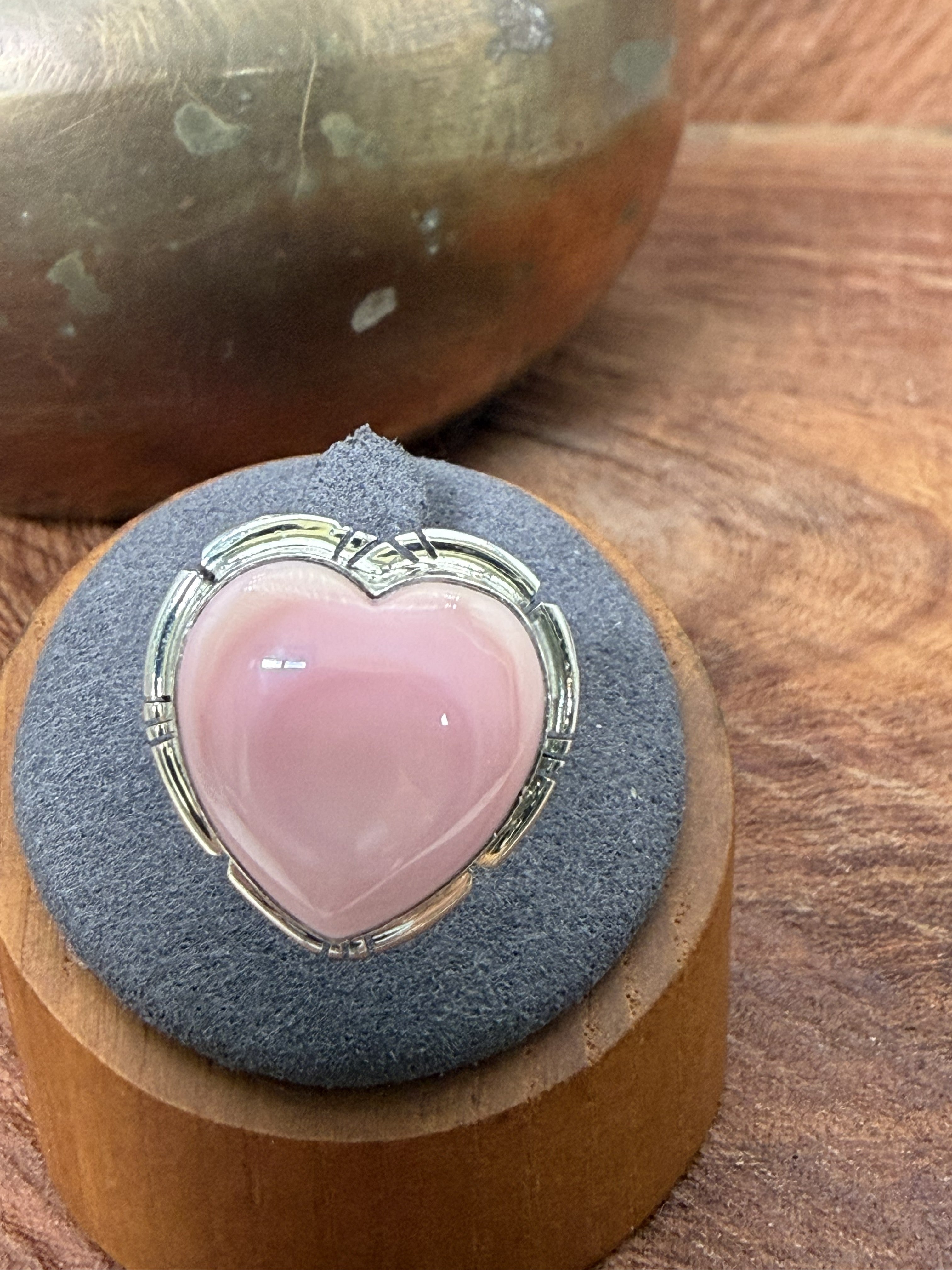 *Native American Made*  Navajo Samson Etsitty:  Pink Conch Heart Ring
