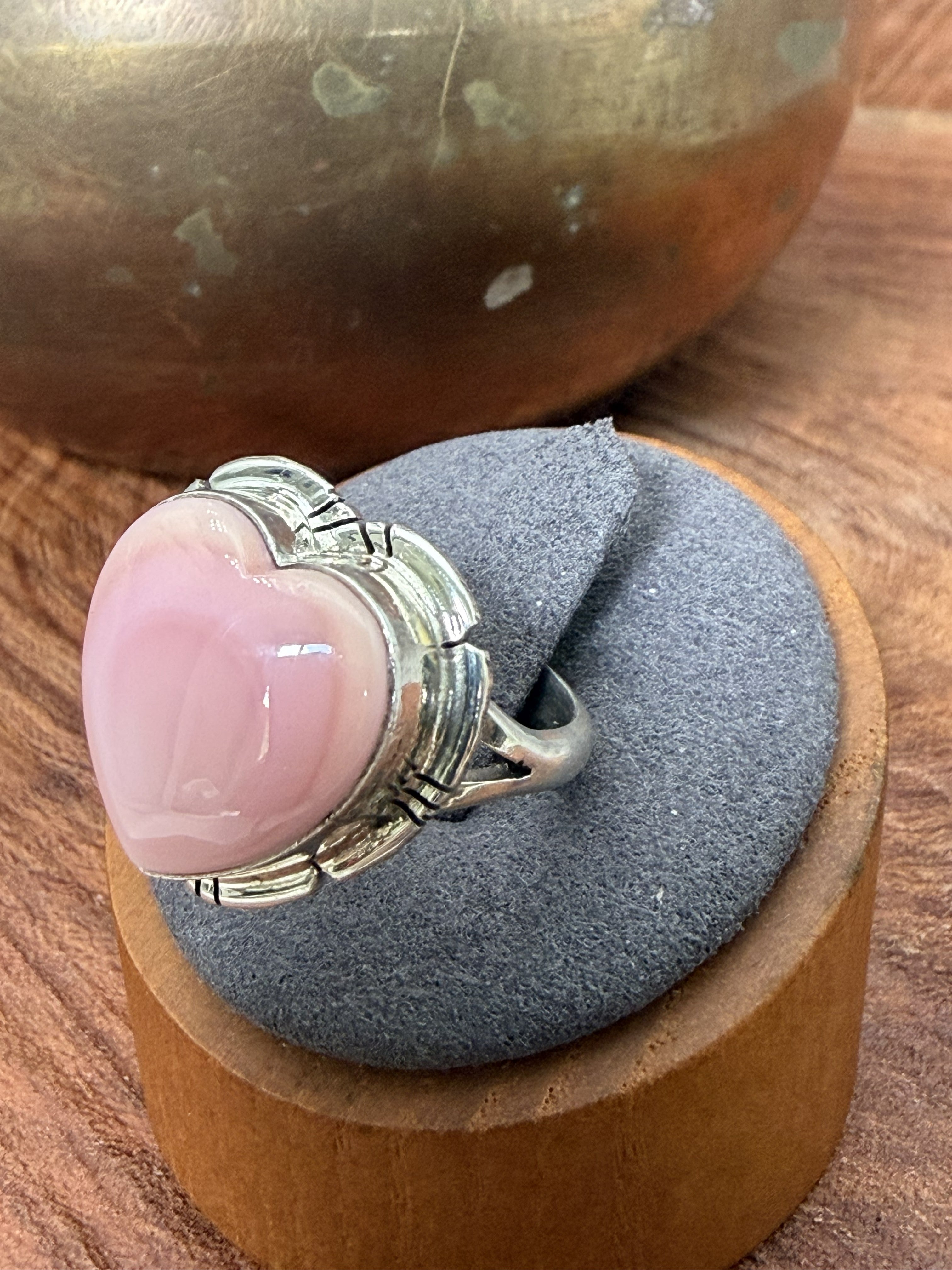 *Native American Made*  Navajo Samson Etsitty:  Pink Conch Heart Ring