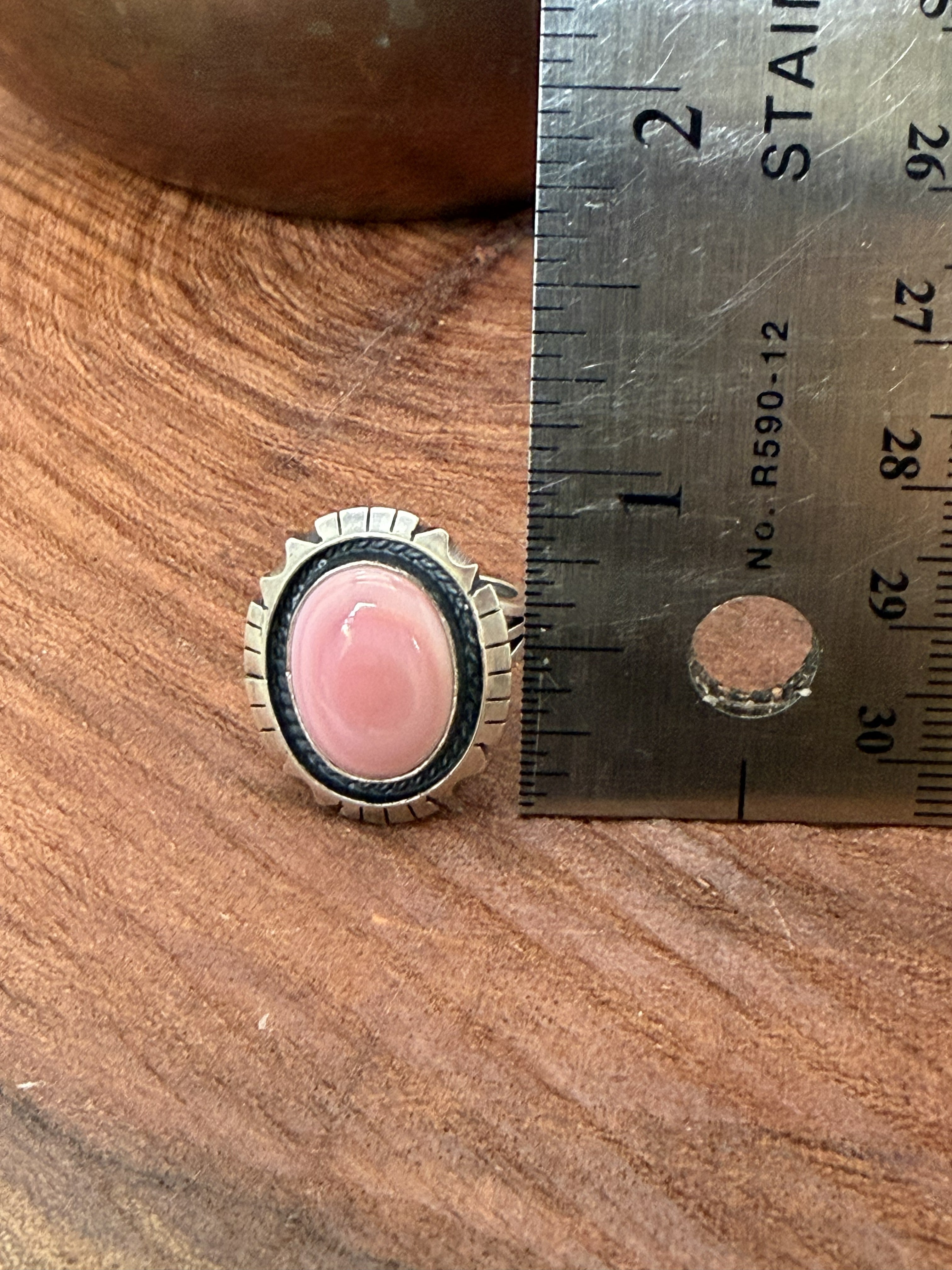 *Native American Made*  Navajo Amos Begay:  Pink Conch Oval with Scalloped Edge Ring