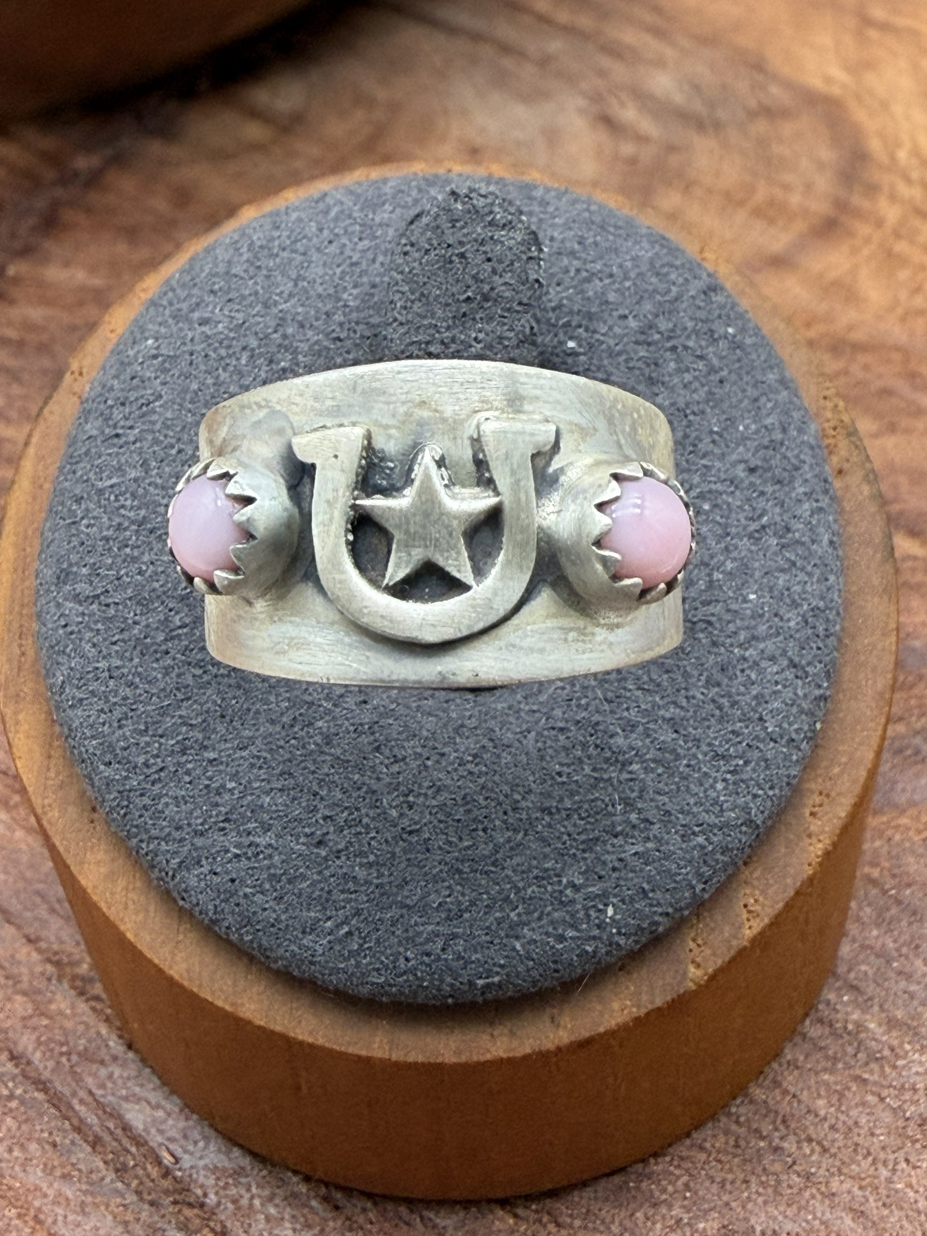 Horse Shoe Band with Pink Conch Ring
