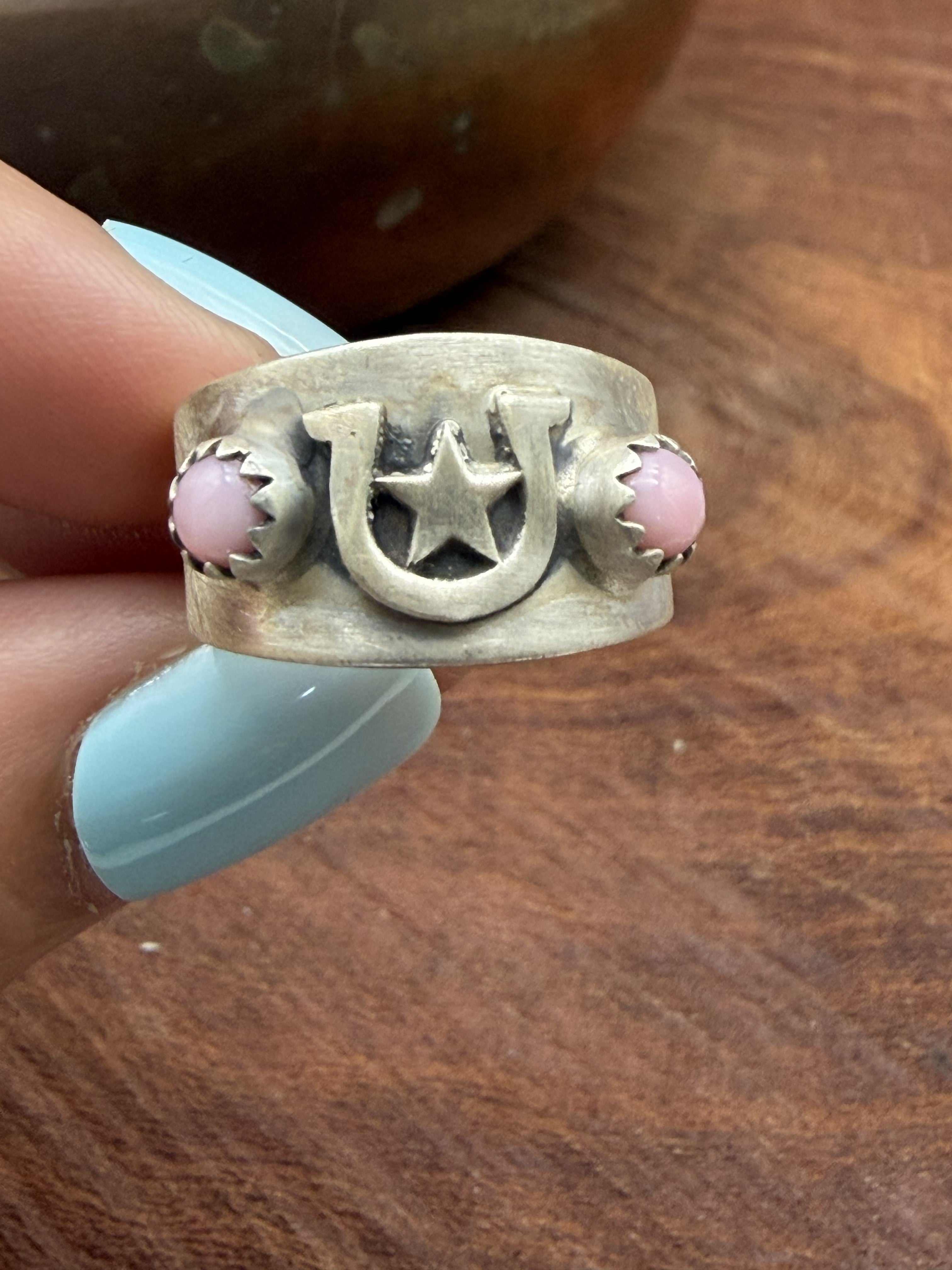 Horse Shoe Band with Pink Conch Ring