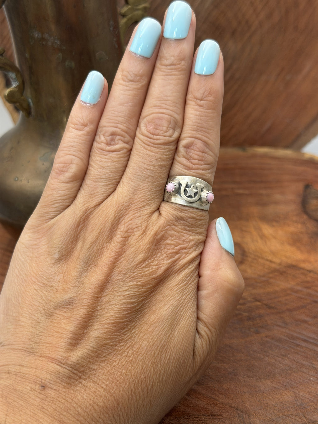 Horse Shoe Band with Pink Conch Ring