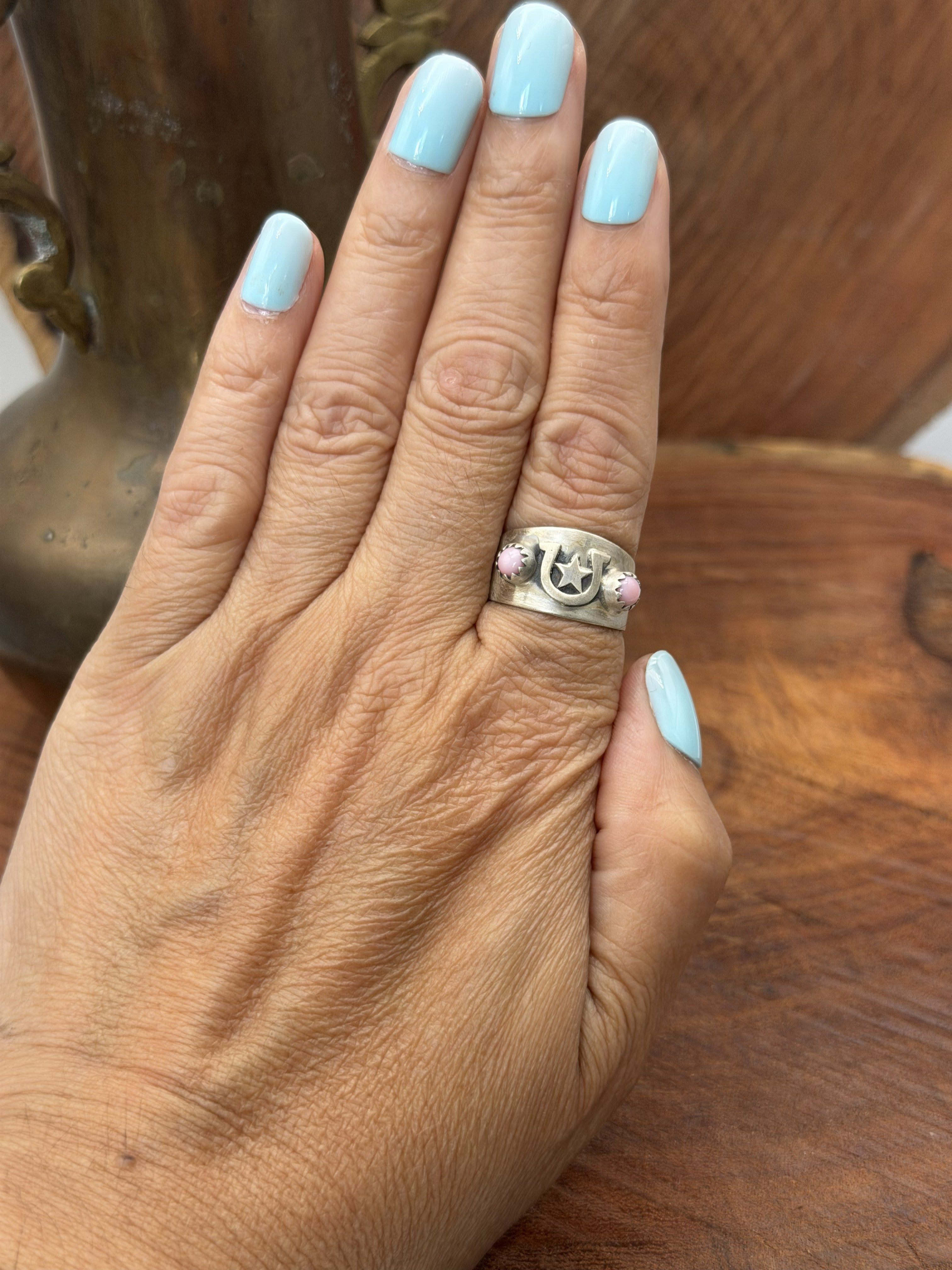 Horse Shoe Band with Pink Conch Ring
