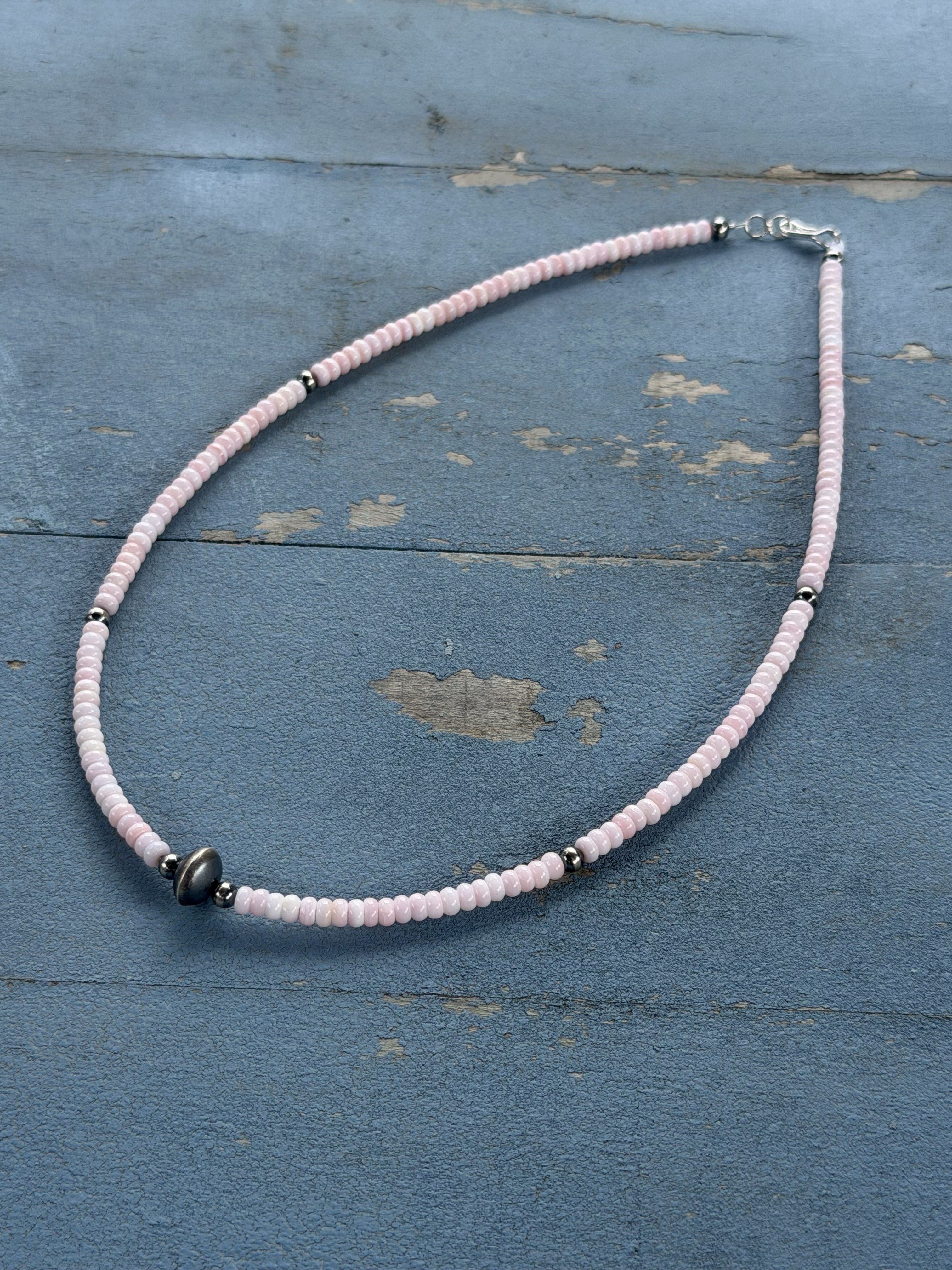 *Native American Made* Vicky Thompson:  18" Pink Conch with Navajo Pearl Necklace