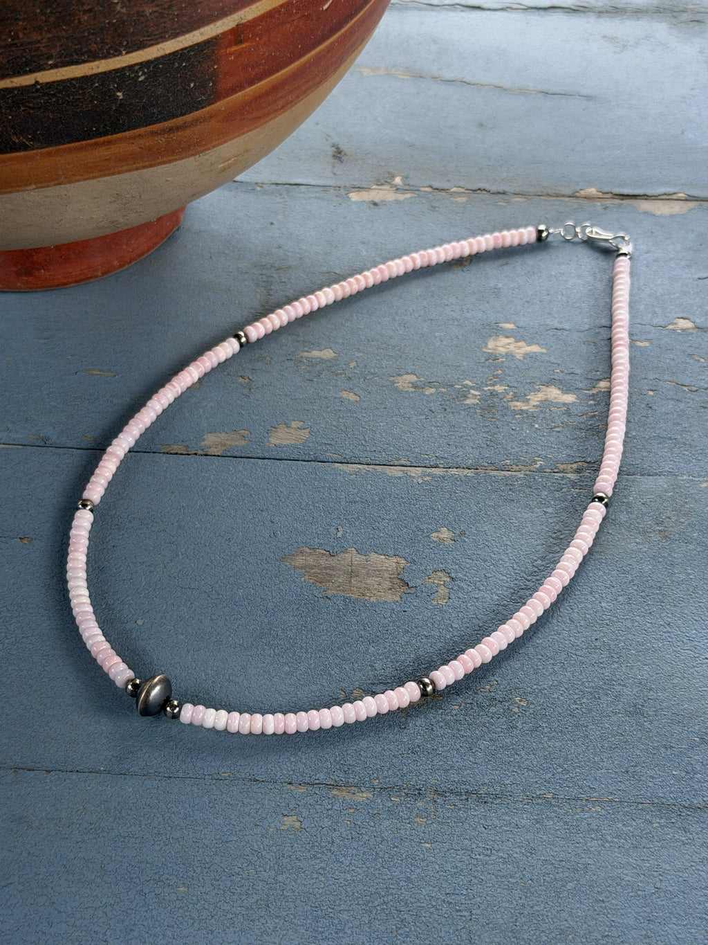 *Native American Made* Vicky Thompson:  18" Pink Conch with Navajo Pearl Necklace
