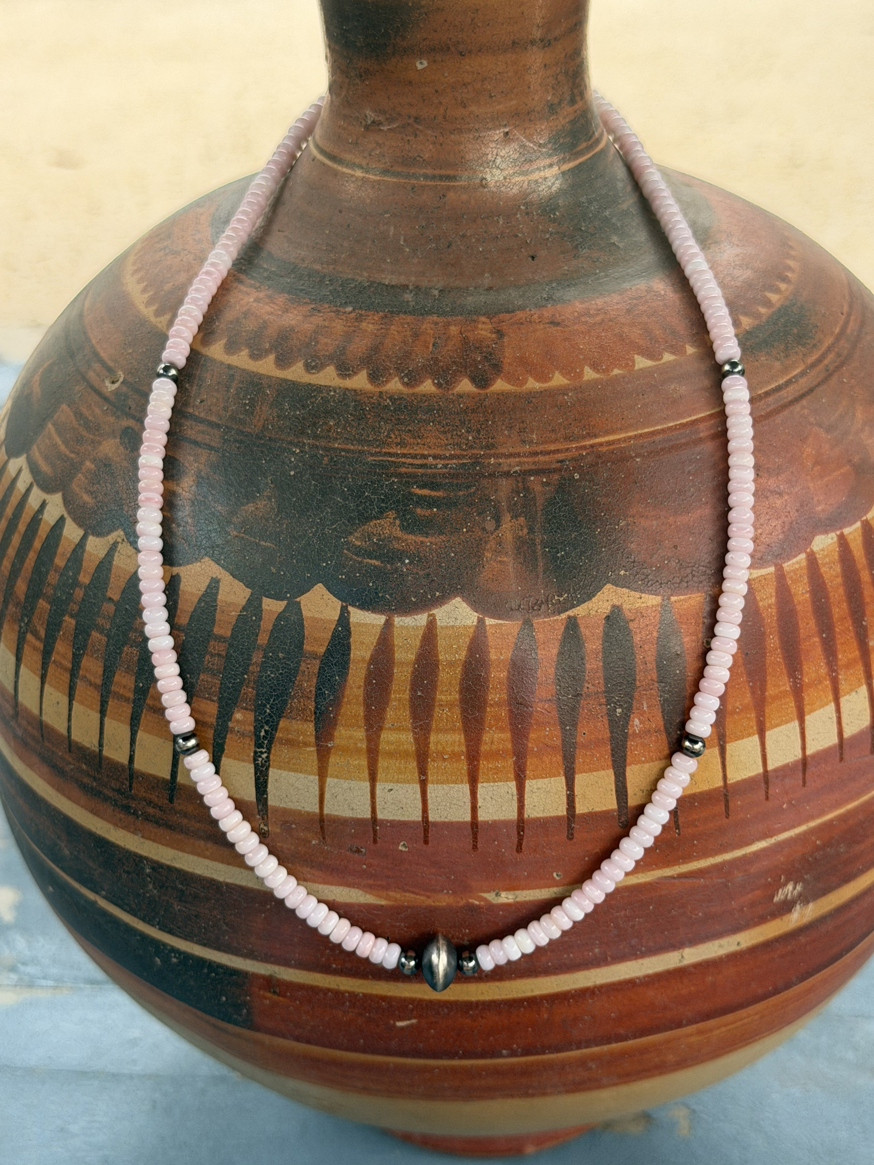 *Native American Made* Vicky Thompson:  18" Pink Conch with Navajo Pearl Necklace