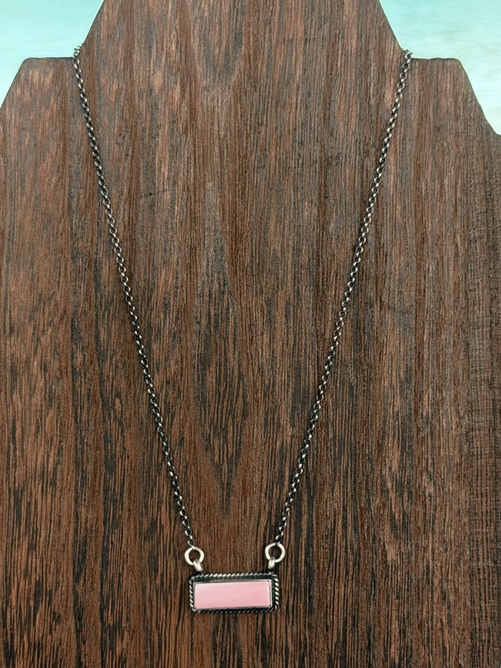 *Native American Made*  Navajo Johnny Dixon:  Pink Conch Bar Necklace