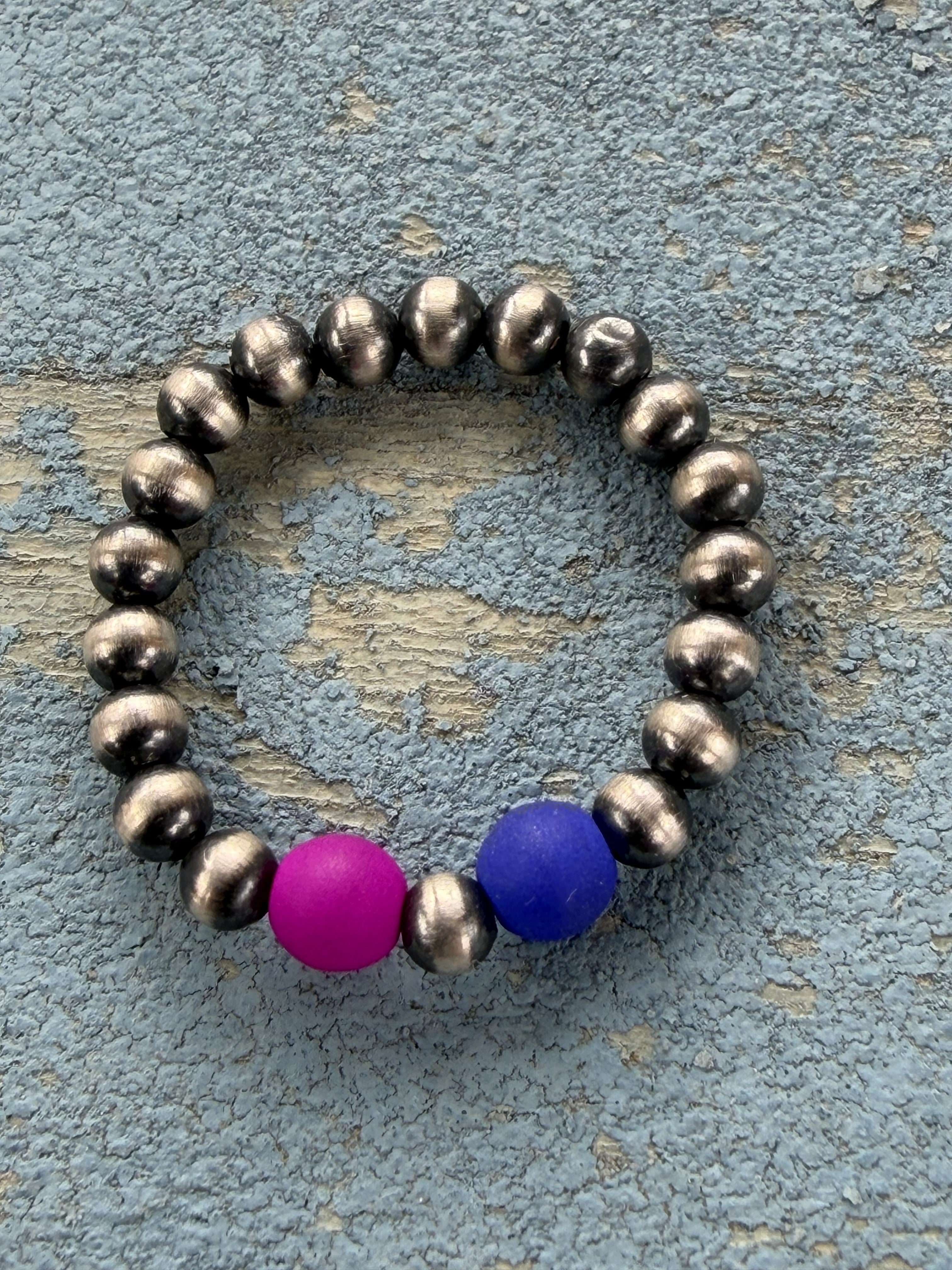 Strechy Sterling Pearls Ring with 2 Stones