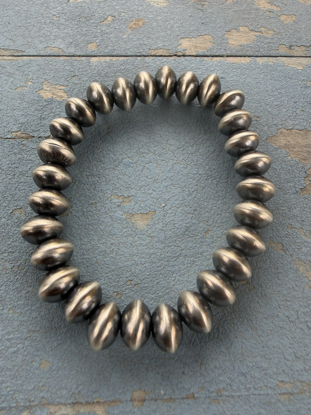*Native American Made*  Navajo Brianne Hallwood Stretchy Smooth Navajo Pearl Bracelet 6"