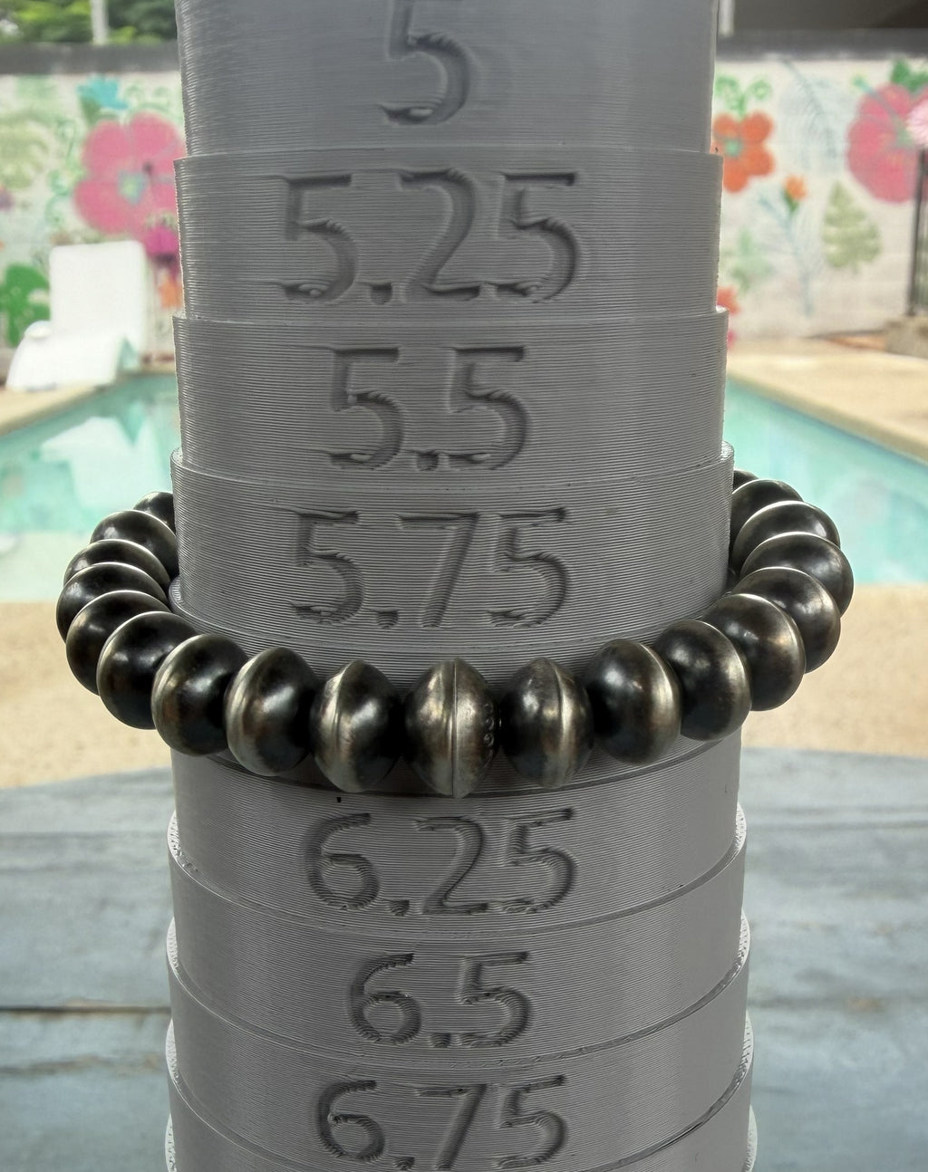 *Native American Made*  Navajo Brianne Hallwood Stretchy Smooth Navajo Pearl Bracelet 6"