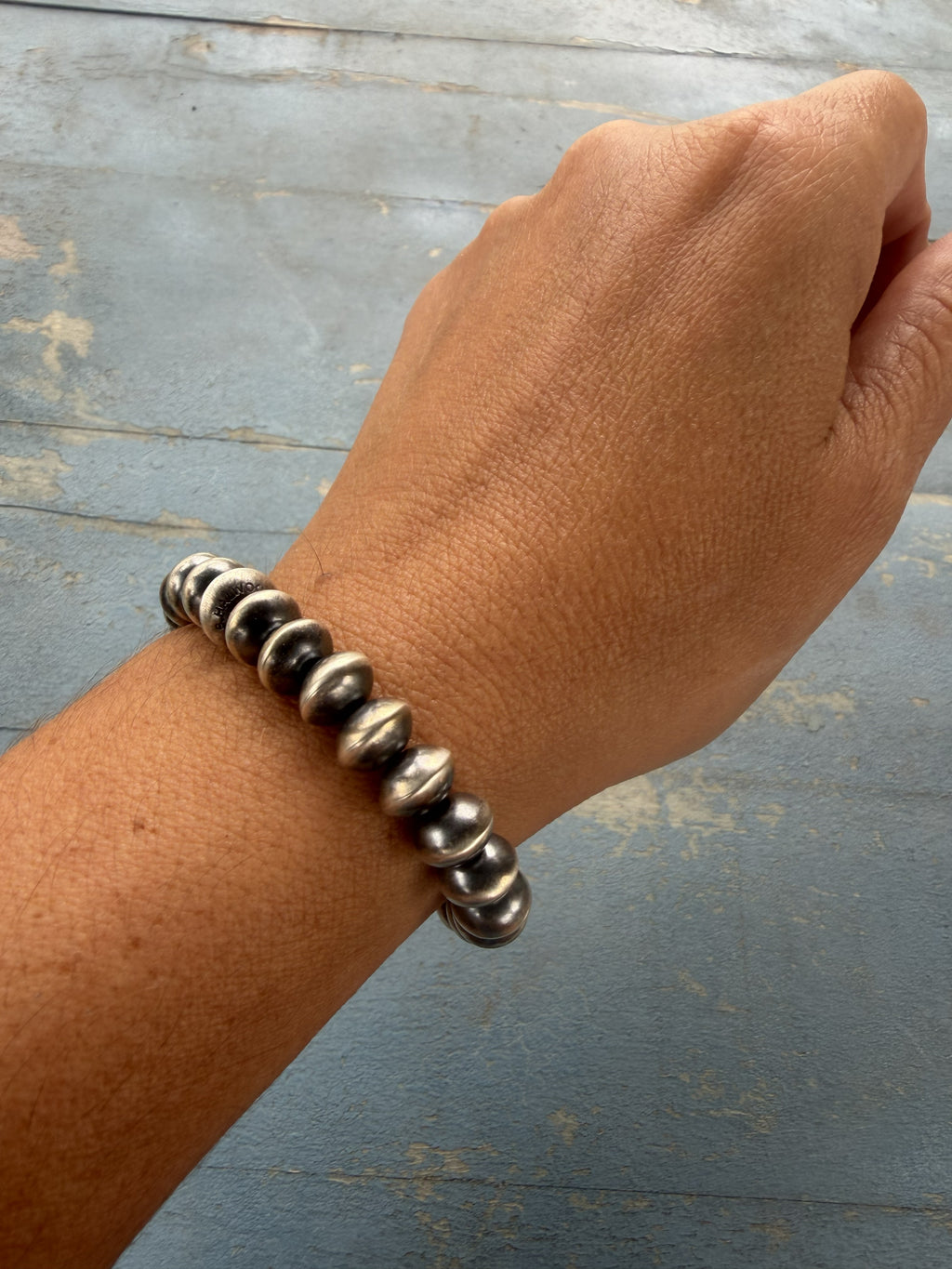 *Native American Made*  Navajo Brianne Hallwood Stretchy Smooth Navajo Pearl Bracelet 6"