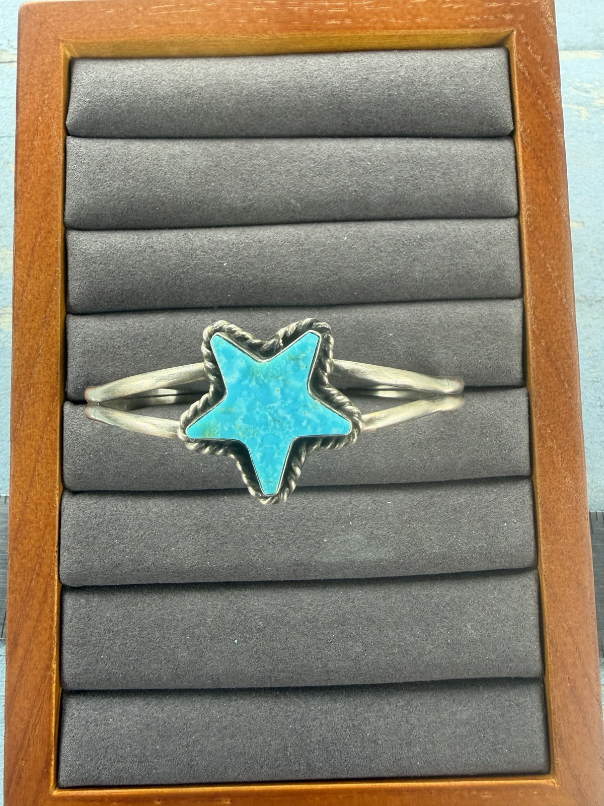 *Native American Made*  Navajo L Chee Small Star Cuff