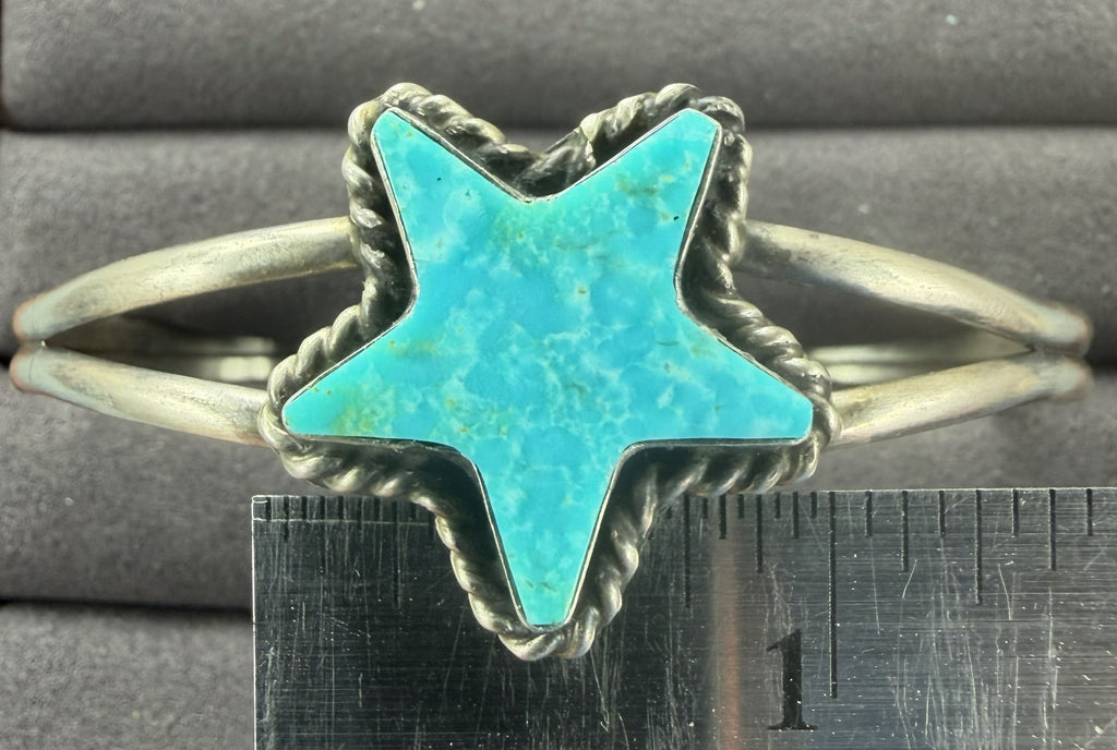 *Native American Made*  Navajo L Chee Small Star Cuff