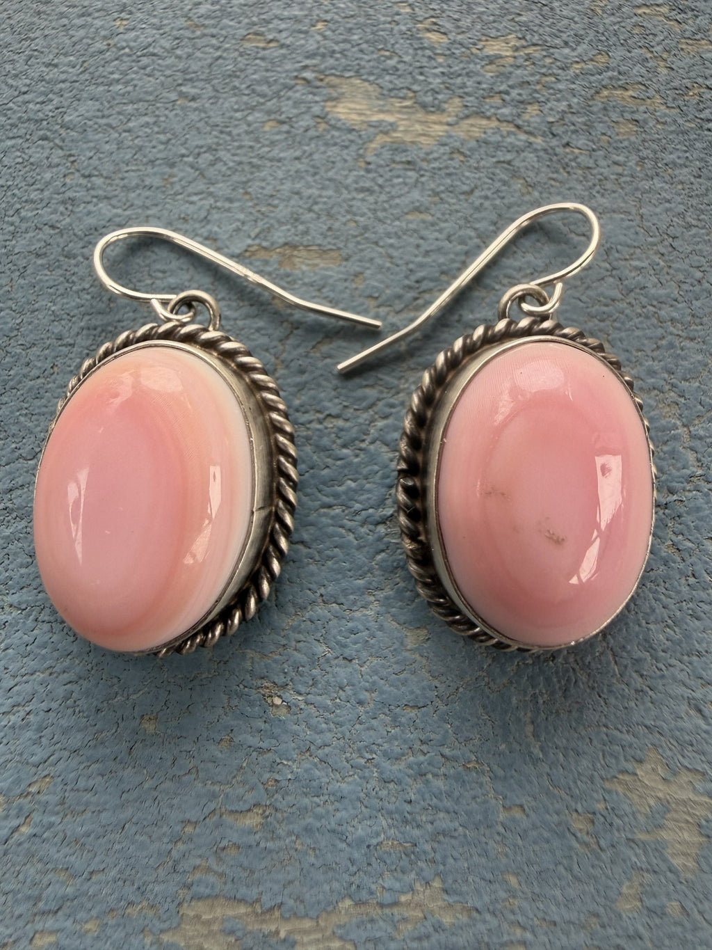 *Native American Made*  Navajo Trish Largo Pink Conch Oval Dangle Earrings
