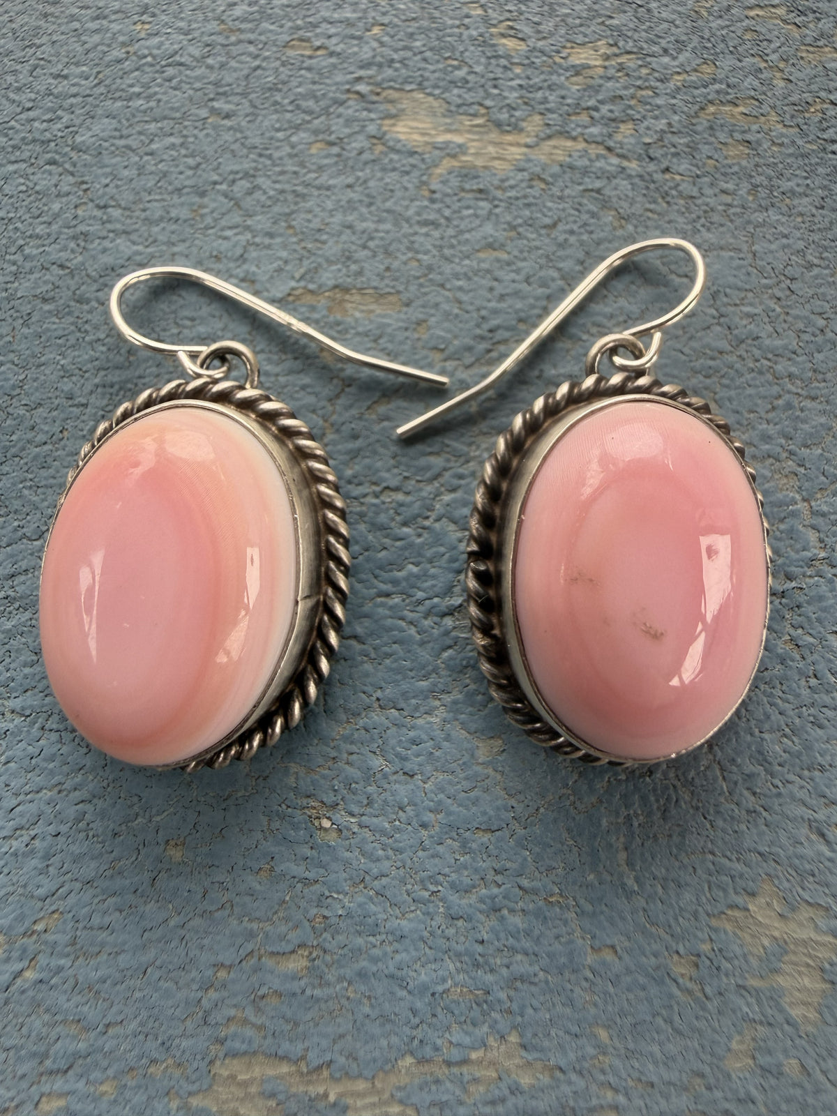 *Native American Made*  Navajo Trish Largo Pink Conch Oval Dangle Earrings