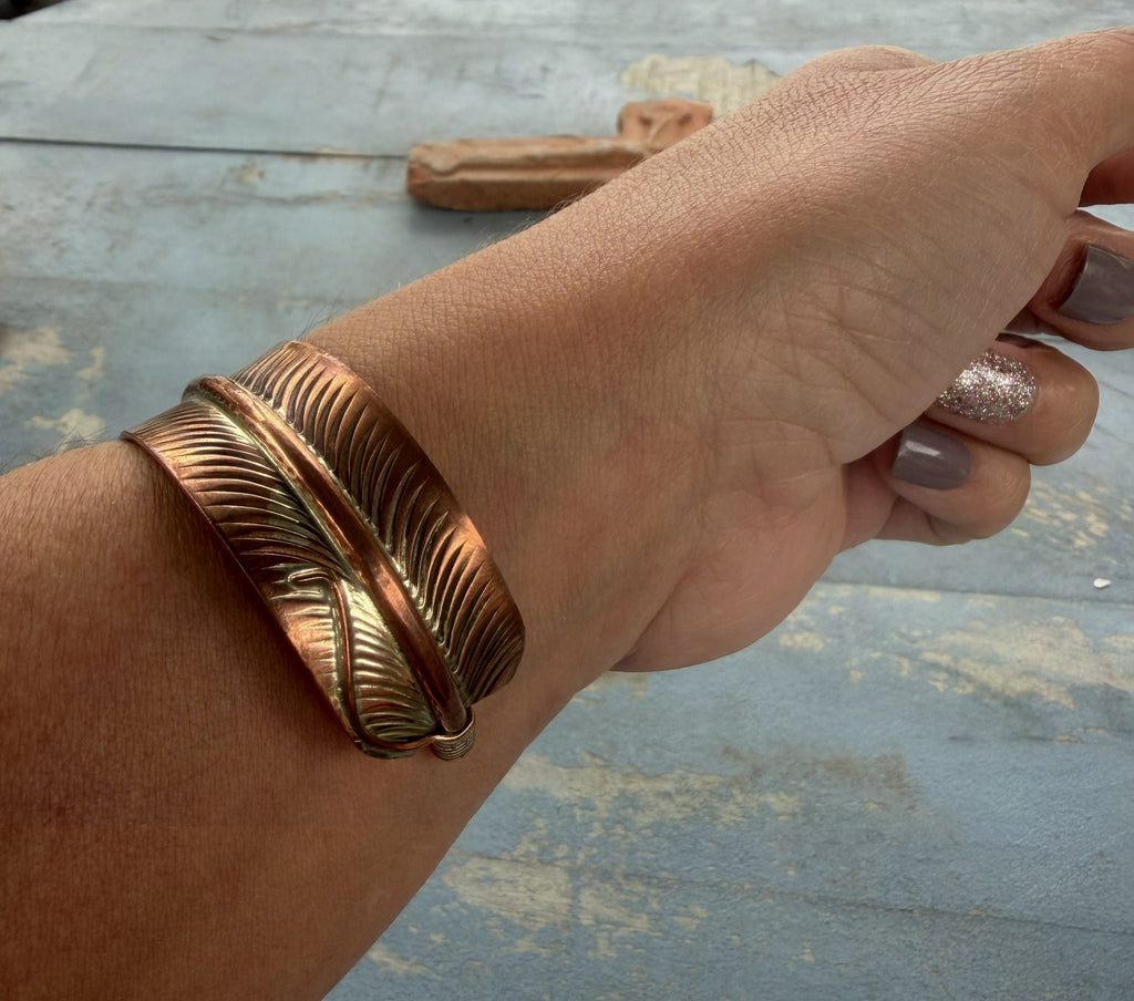 *Native American Made*  Navajo Aaron Davis Feather Copper Bracelet